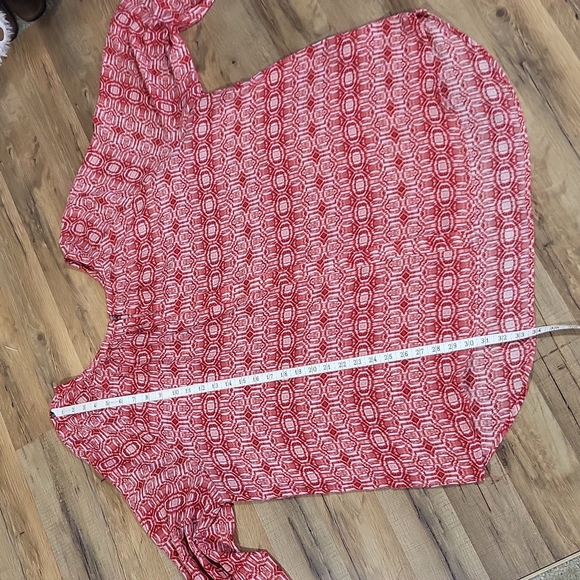 ROZ & ALI WOMAN Semi-Sheer Red & White Geometric 3/4 Sleeve Blouse - Picture 9 of 13